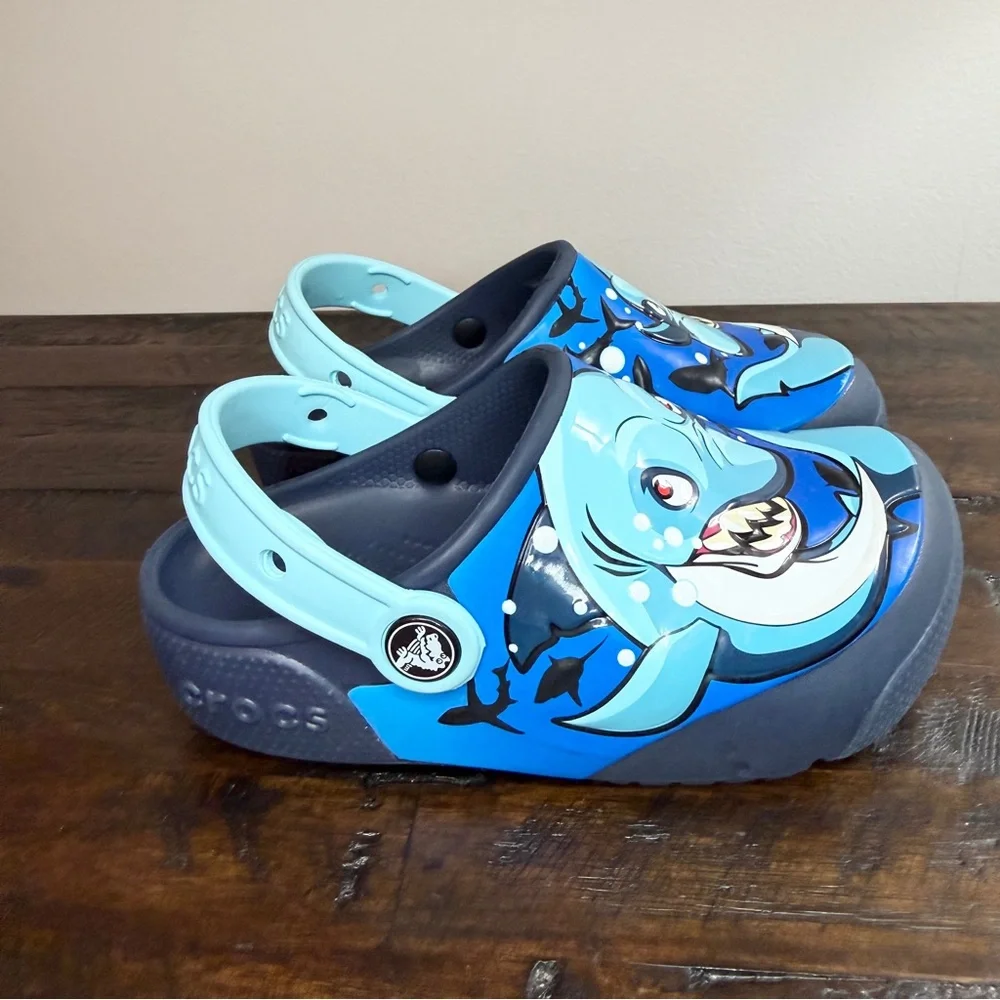 Crocs Unisex Kids Fun Lab Light Up Clogs Shark Design Shoes Size C 12